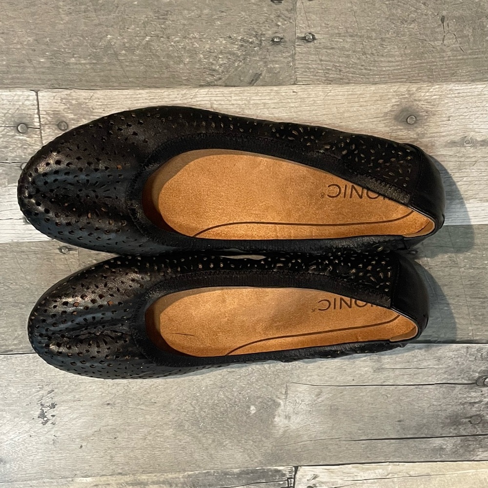 Vionic black Shoes - Picture 6 of 16